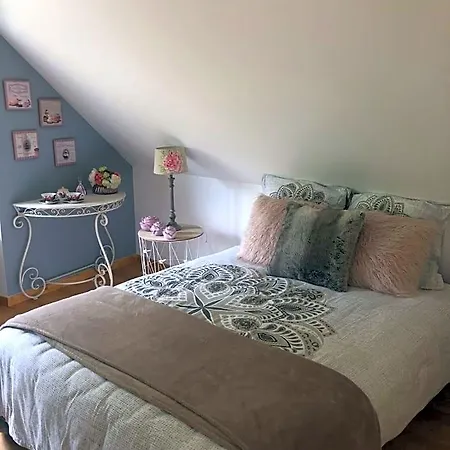 La Demeure Bed & Breakfast