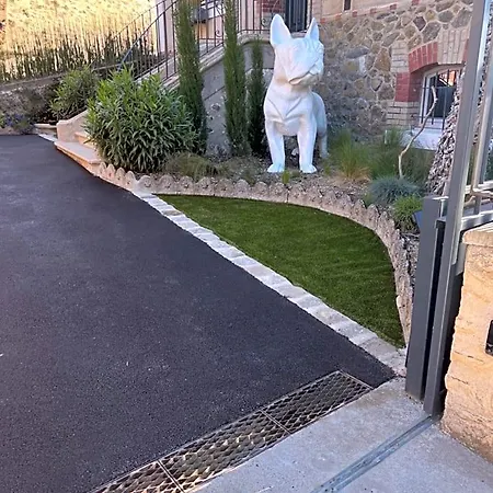 La Demeure Bed & Breakfast