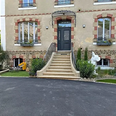 La Demeure Bed & Breakfast *